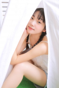 《年轻的女教师》